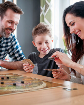 Οικογενειακά επιτραπέζια παιχνίδια στο OdosErmou.GR